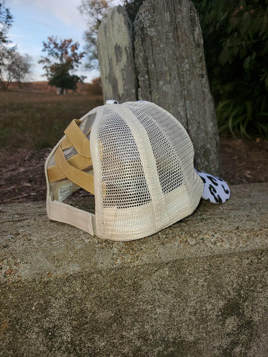 Classy Leopard Foil Ponytail Hat – Effortless Style with a Touch of Wild (White)